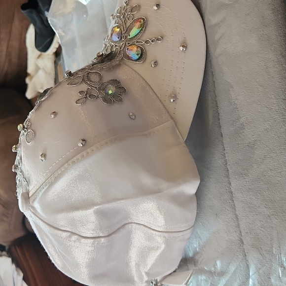 Brand New Handmade Womens Hat - Picture 4 of 7